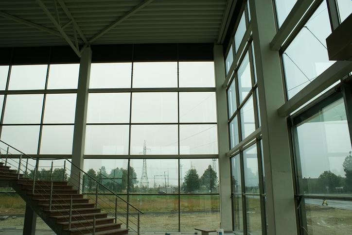 Šiuolaikinės statybos tendencijos reikalauja įvairių funkcijų aliuminių profilių langams ir durims